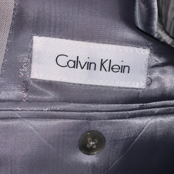 100% Wool Calvin Klein Suit (Jacket & Pants) - Picture 3 of 4